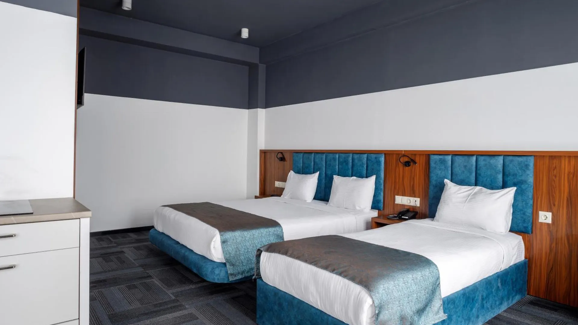 Address Inn Tiflis 4*,