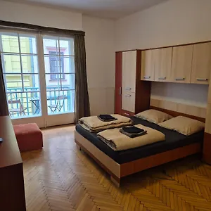 boomerang-apartments.inbudapesthotels.com/