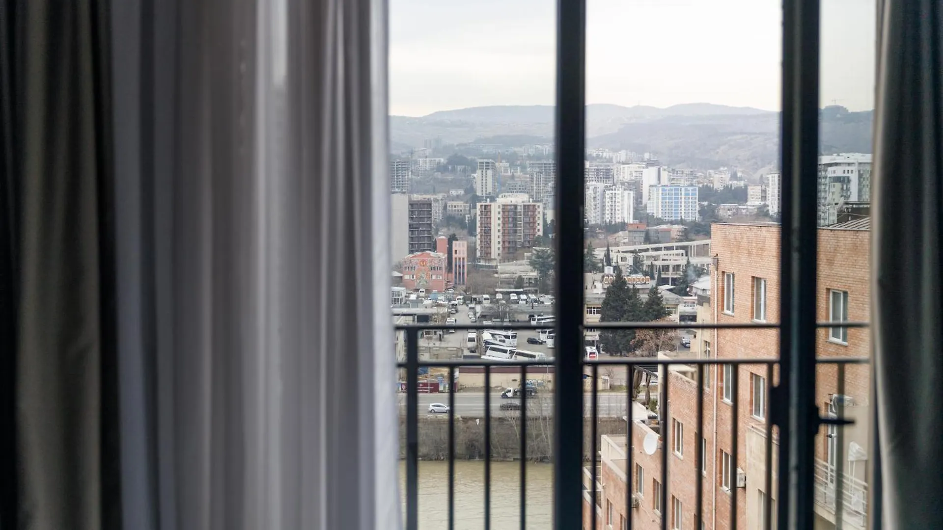 **** Otel Address Inn Tiflis Gürcistan